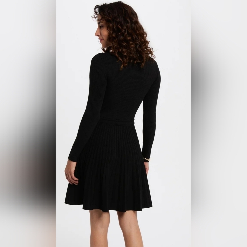Planet Gold Black Lace-Up Long Sleeve Dress